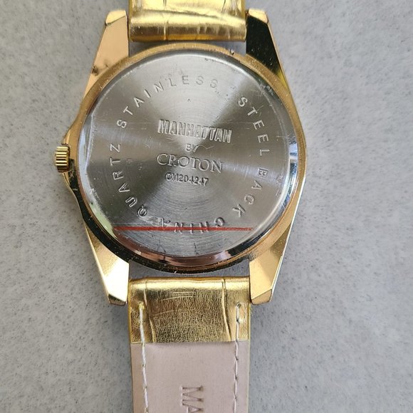 Gold Manhattan Watch Women's - Picture 7 of 8